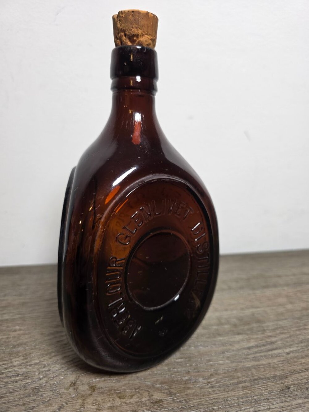 Vintage Aberlour Glenlivet Whisky Bottle W.H. Holt & Sons Amber Glass Flask Cork - Picture 3 of 10